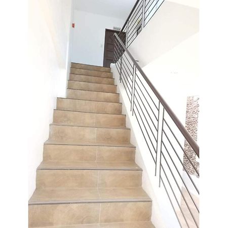 Отель Oyo 799 Ddd Habitat Iloilo Экстерьер фото