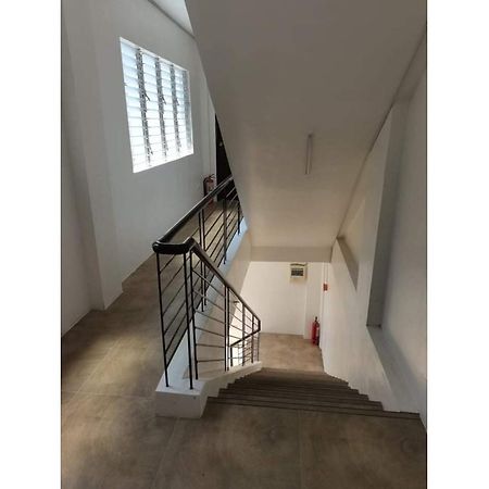 Отель Oyo 799 Ddd Habitat Iloilo Экстерьер фото